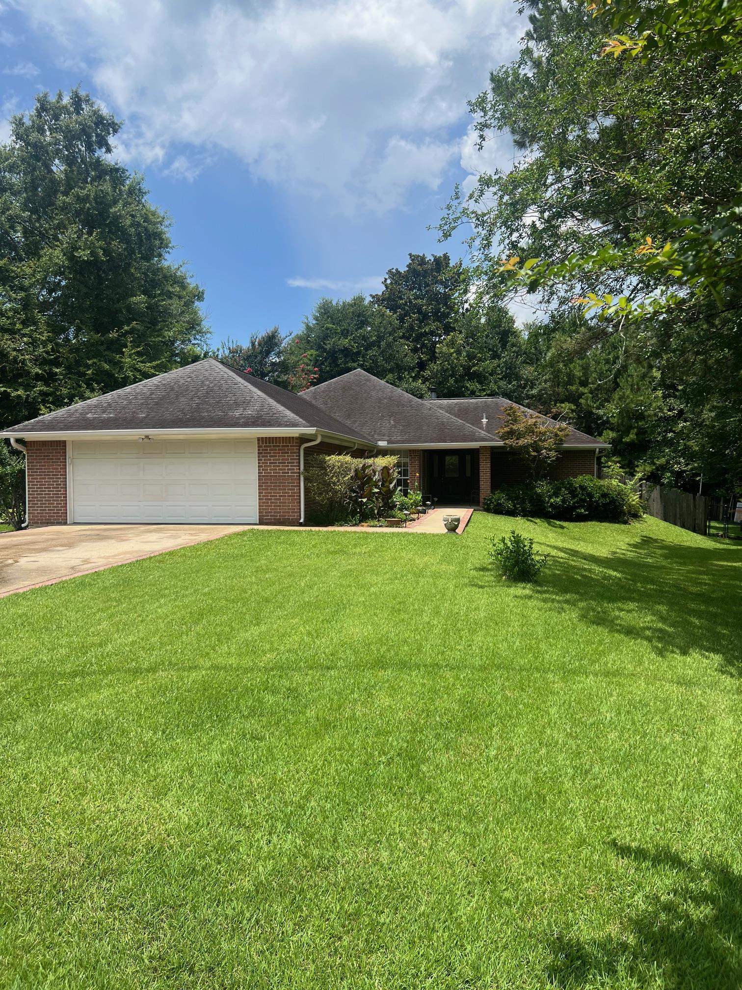 Property Photo: 180 Beechwood TX 77657