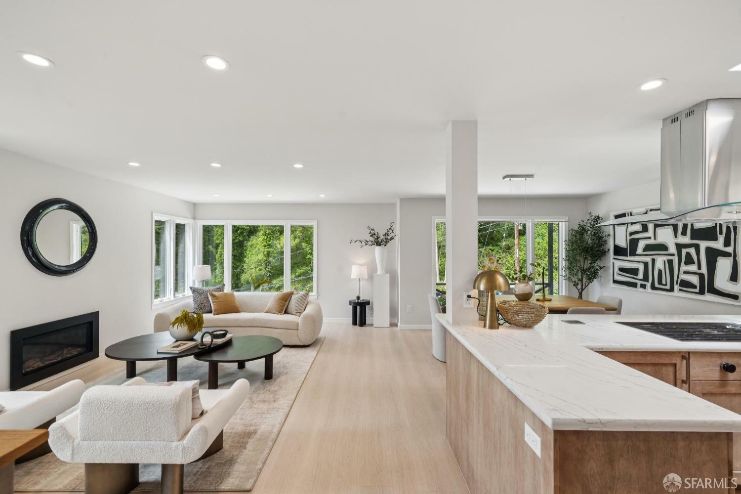 Property Photo: 161 Dalewood Way CA 94127