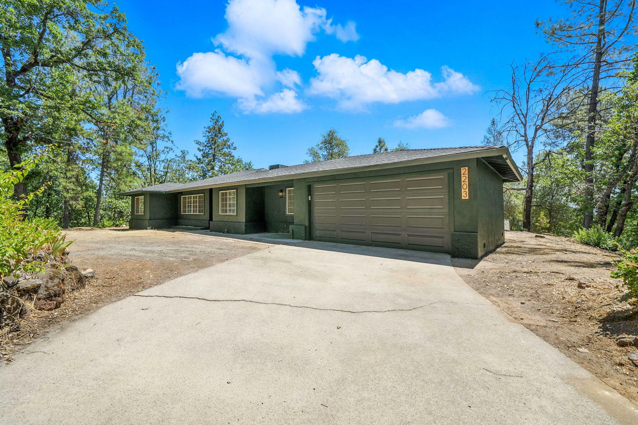 Property Photo: 2203 Montana Avenue CA 96019