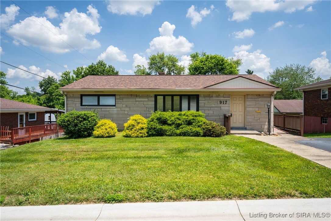 Property Photo: 917 Parallel Avenue IN 47172