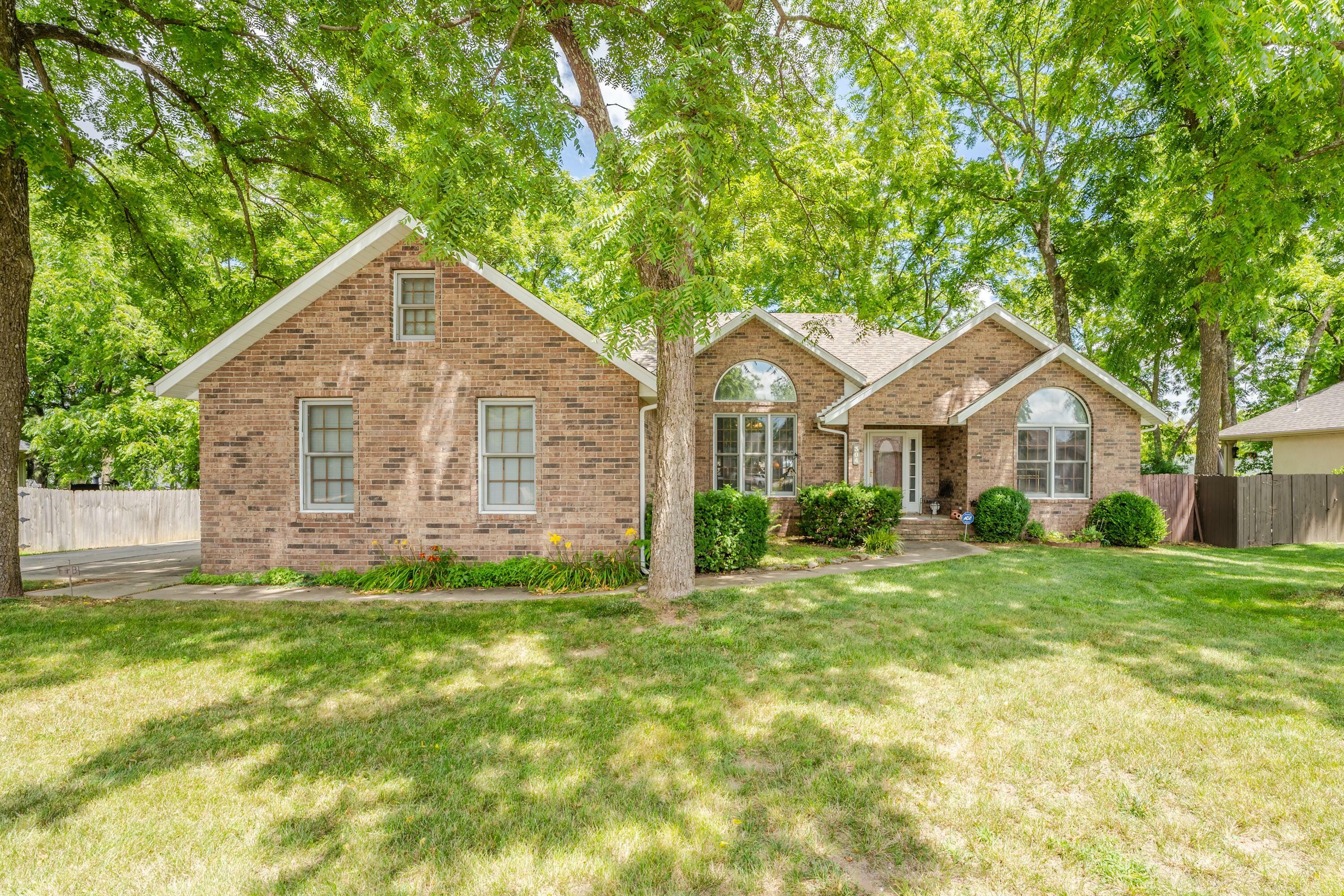 Property Photo:  304 N Matteson Avenue  MO 65738 
