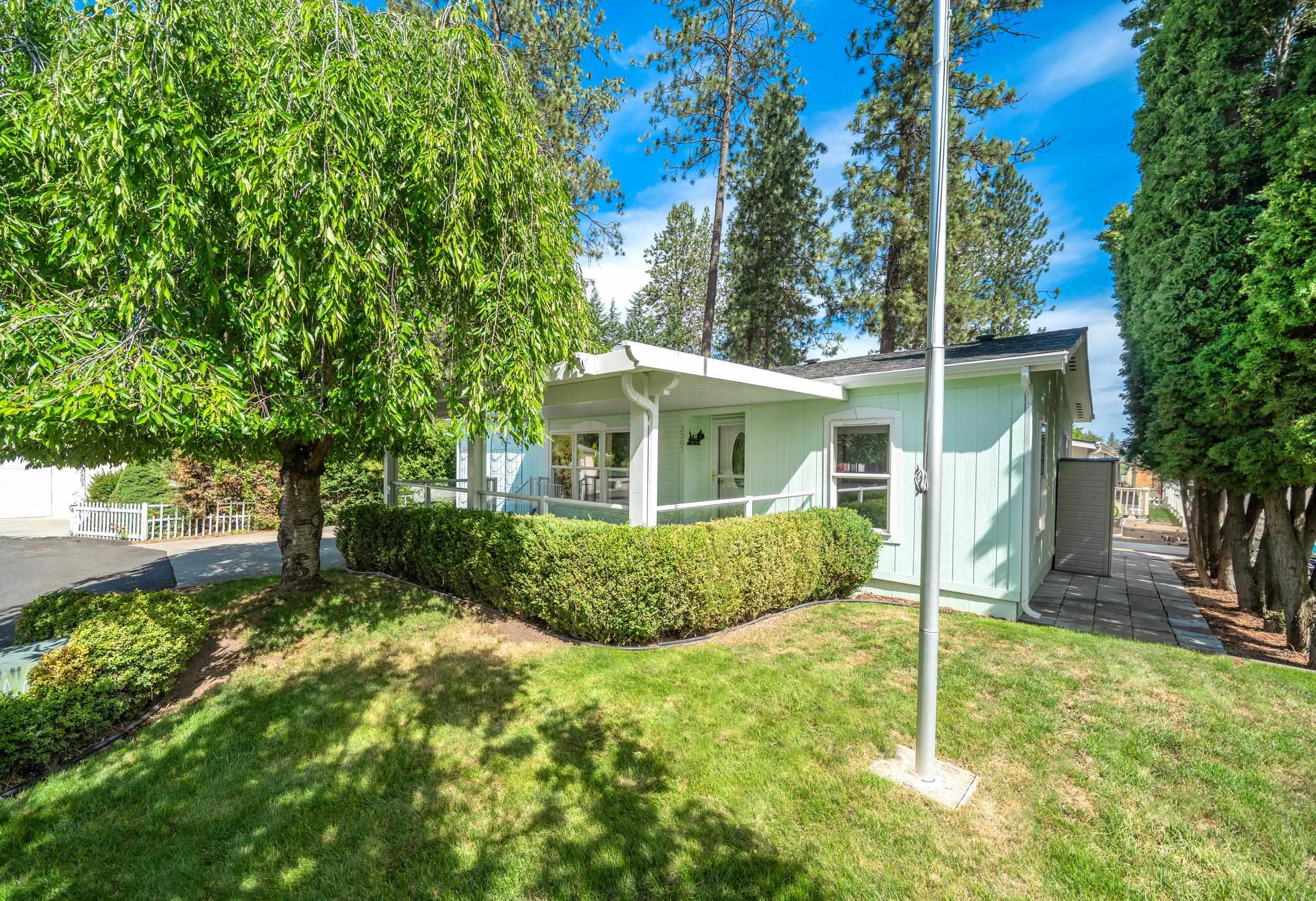Property Photo: 3307 E Valley Forge Ln WA 99021