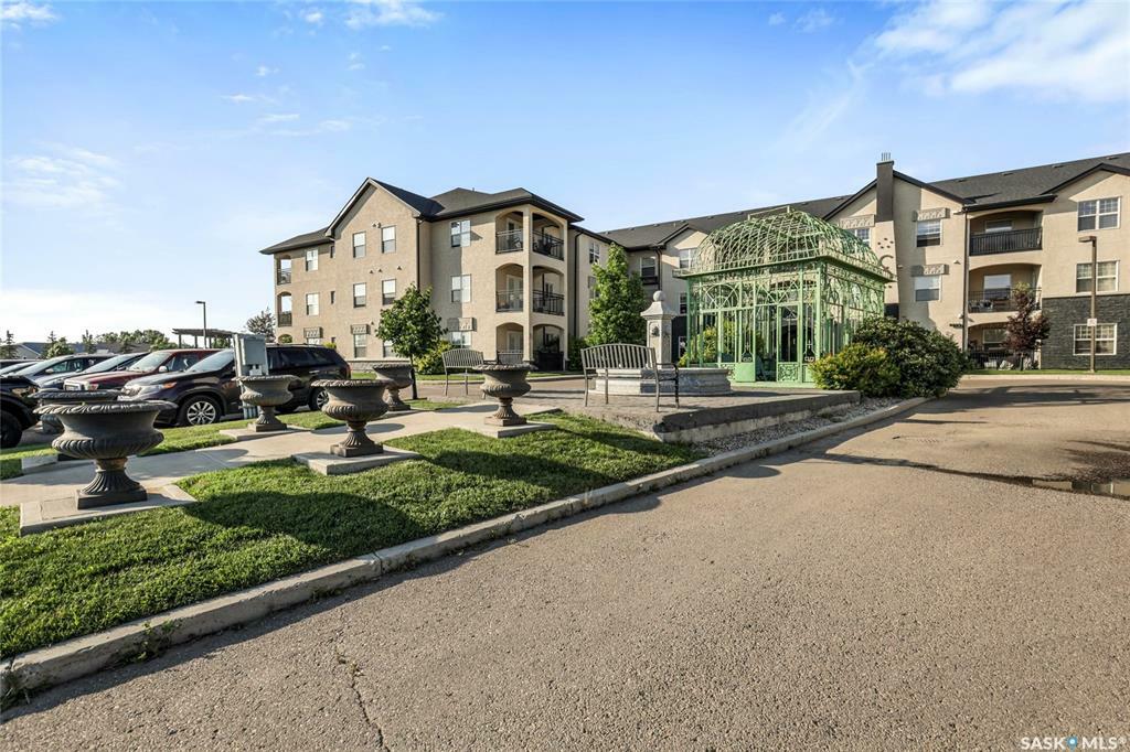 Property Photo: 1640 Dakota Drive 316 SK S4Z 0A4