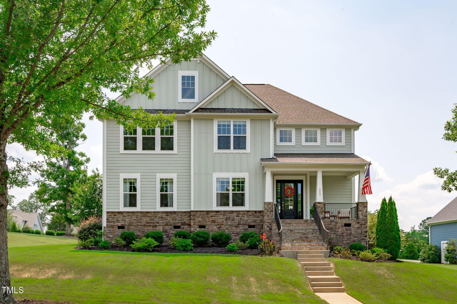 Property Photo: 909 Green Oaks Parkway NC 27540