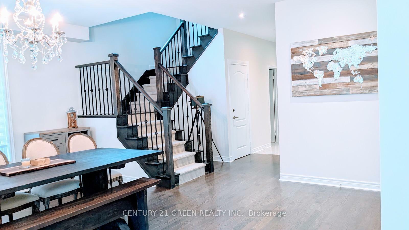 Property Photo: 114 Rising Hill Ridge Main &Amp 2nd Floor ON L6Y 6B2