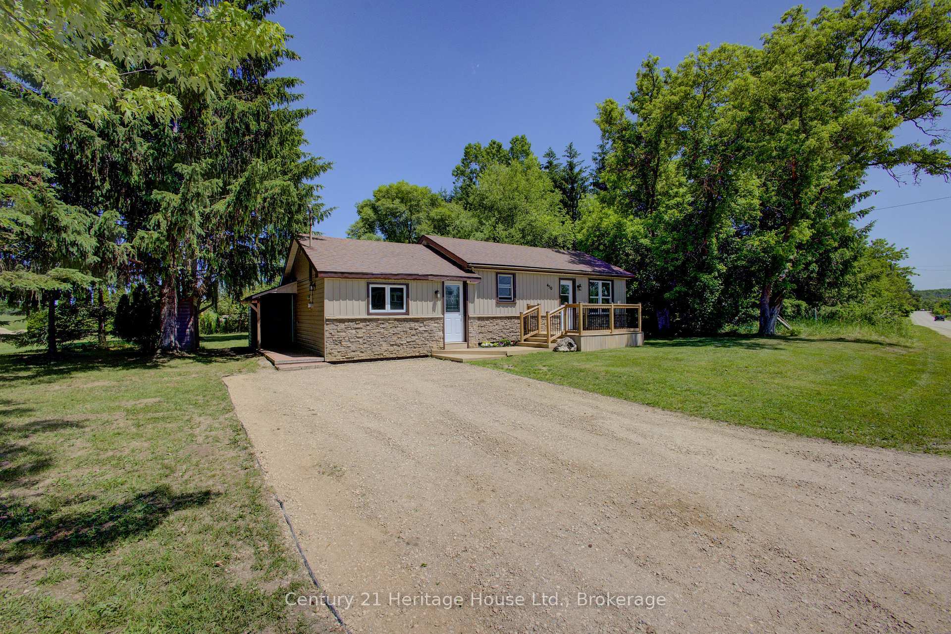 Property Photo: 450 Douglas Street W ON N0G 1R0