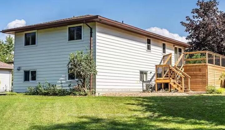 Property Photo:  962 Boardwalk Street  ON N2Z 0C2 