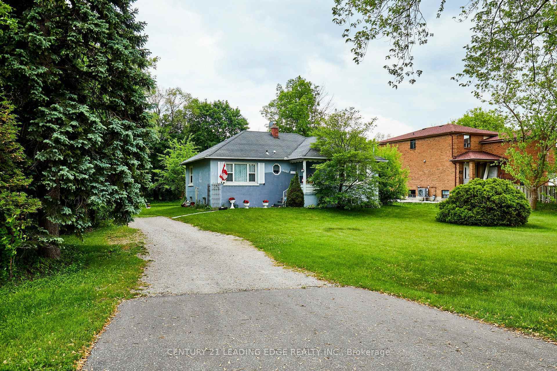Property Photo: 4607 Kingston Road ON M1E 2P3