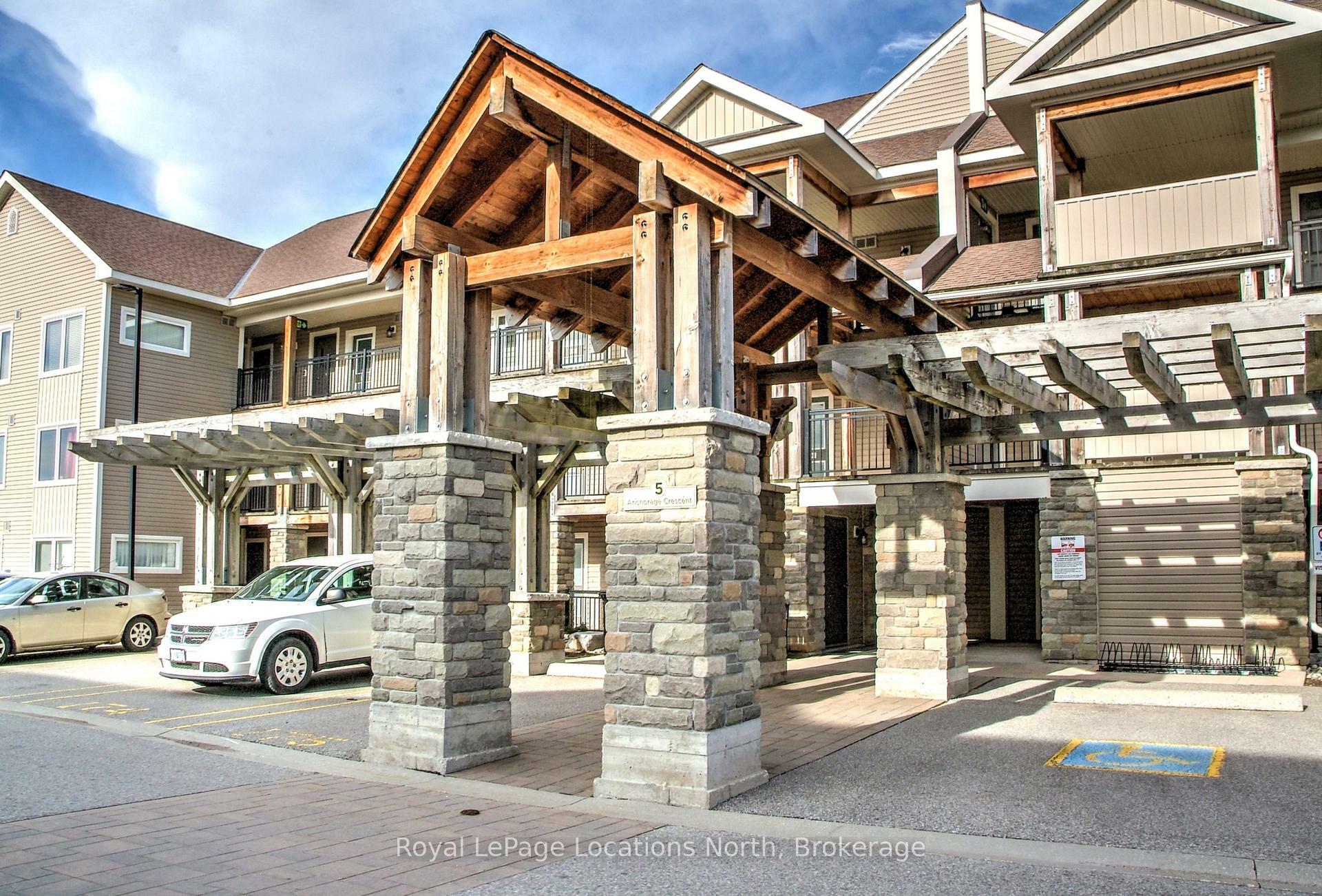 Photo de la propriété: 5 Anchorage Crescent 102 ON L9Y 0Y6