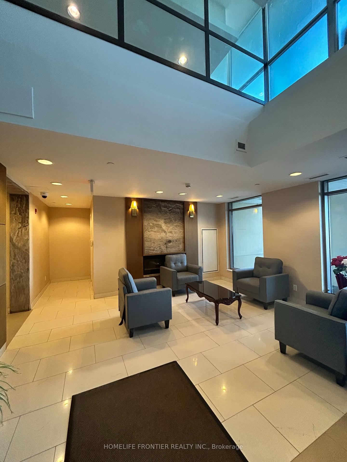 Property Photo:  75 Norman Bethune Avenue 202  ON L4B 0B6 