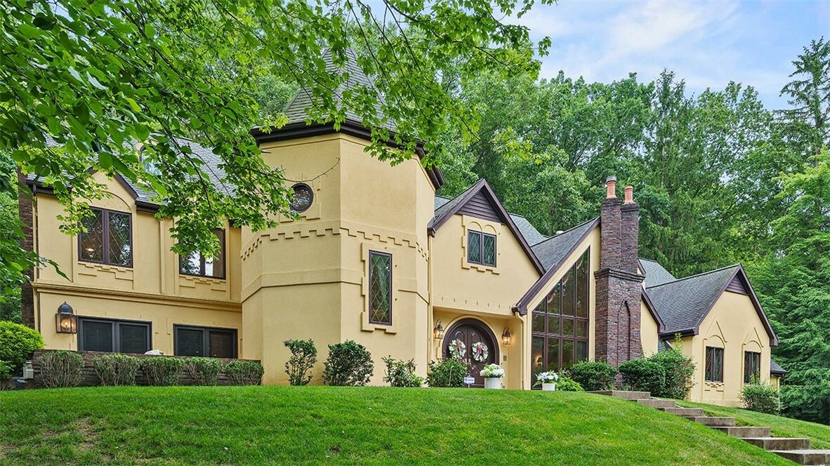 Property Photo: 613 Lincoln Rd PA 15015