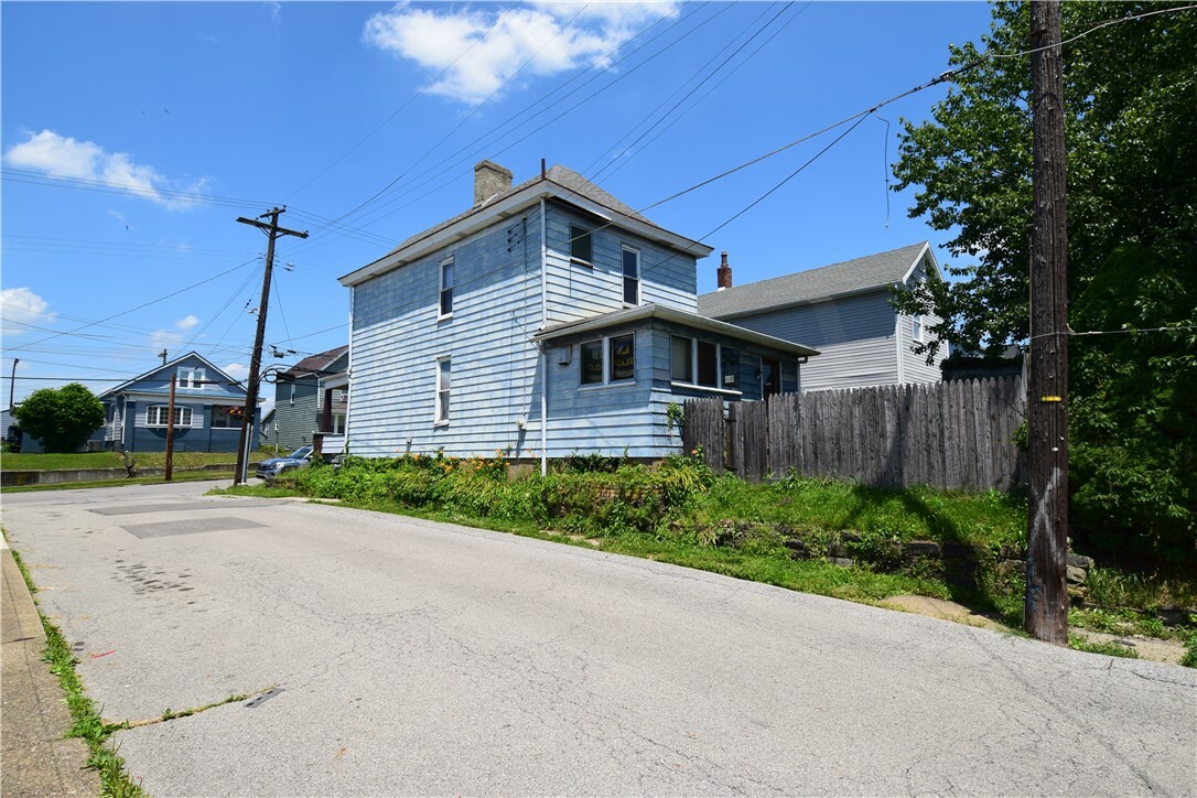 Property Photo: 1400 2nd Street PA 15066