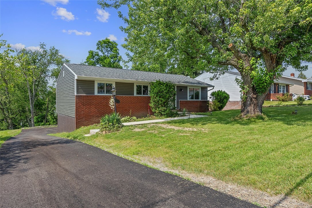 Property Photo: 7656 Steubenville Pike PA 15071