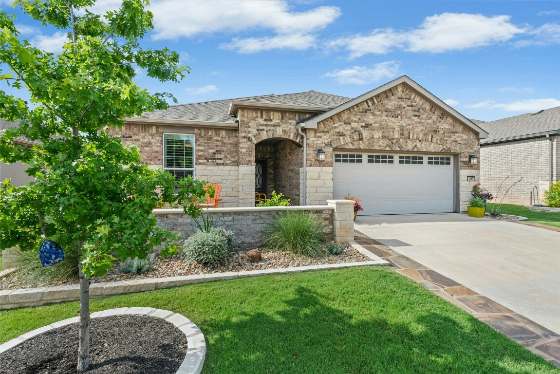 Property Photo: 403 Tradinghouse Creek Street TX 78633