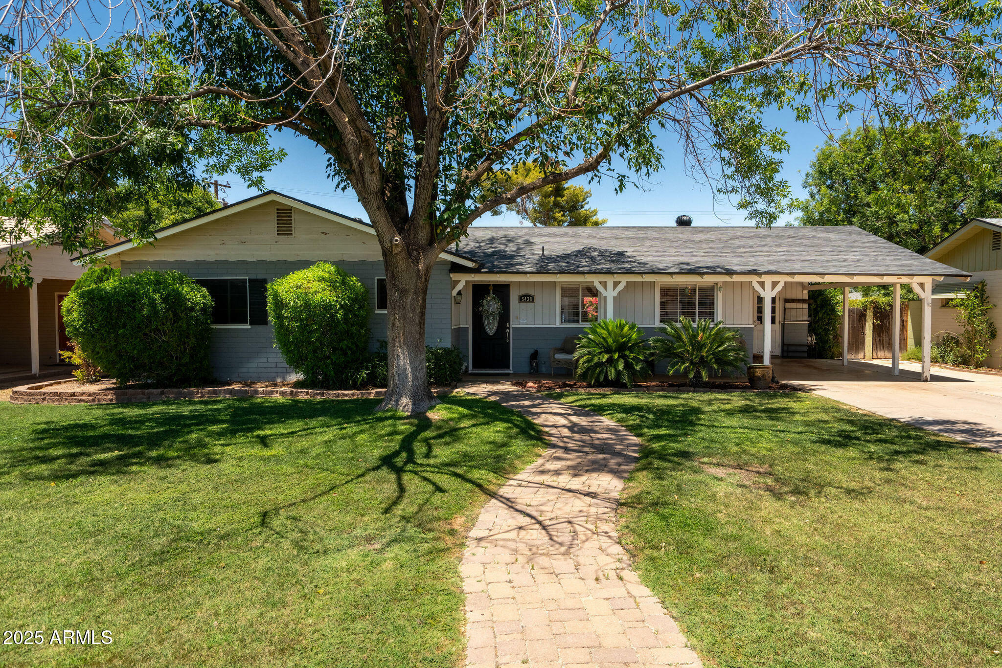 5438 E Avalon Drive  Phoenix AZ 85018 photo