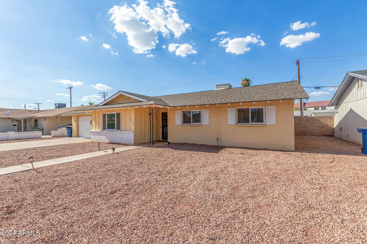 Property Photo:  1854 E Palmcroft Drive  AZ 85282