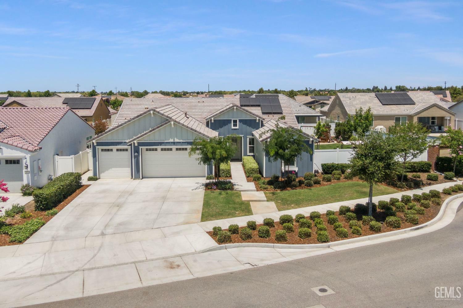 Property Photo:  14608 Pemberley Passage Avenue  CA 93311 