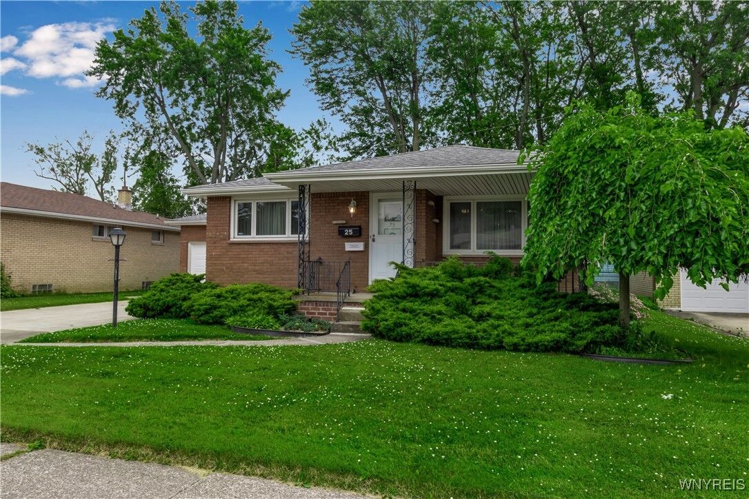 Property Photo:  25 Andres Place  NY 14225