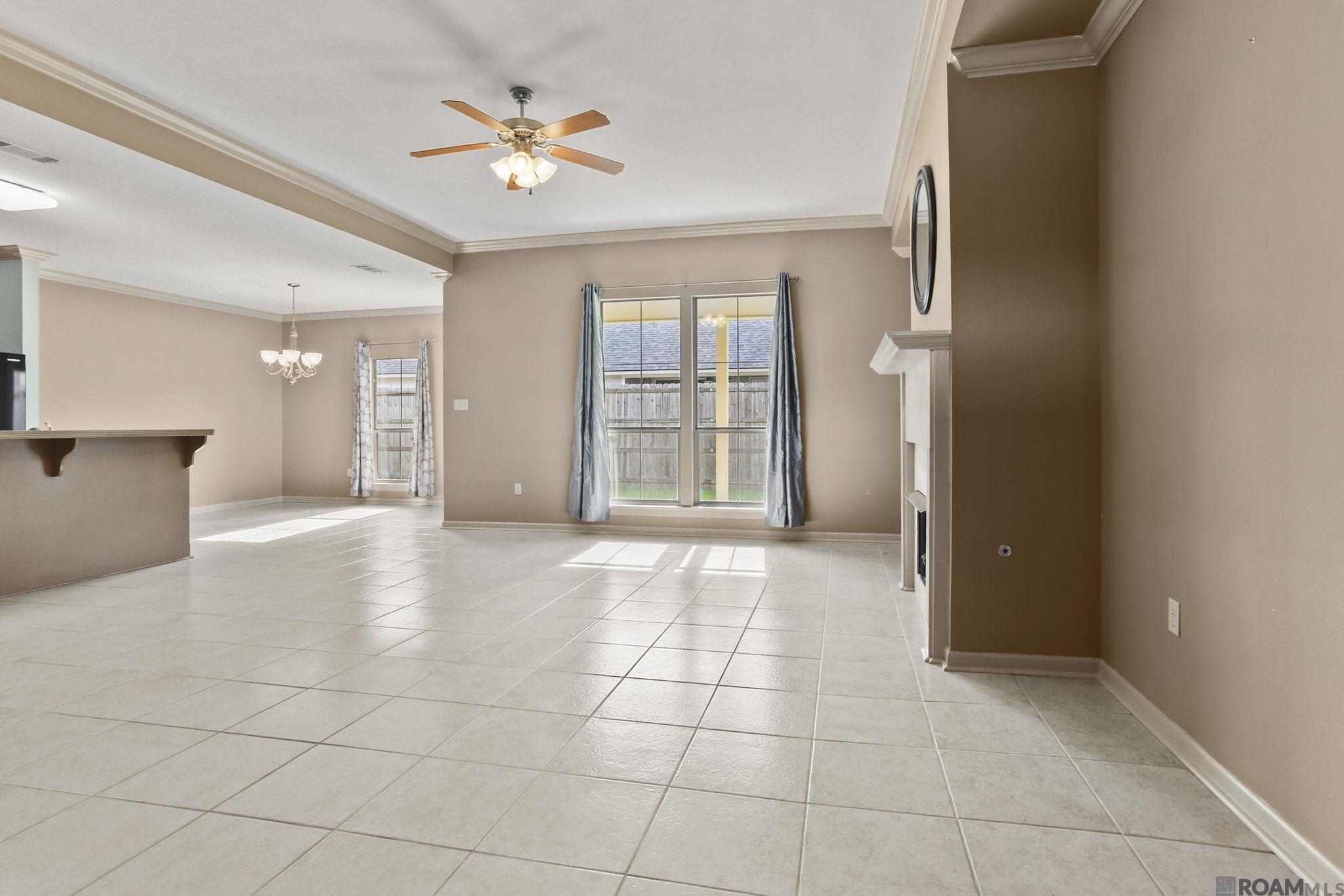 Property Photo: 6526 Cameren Oaks Dr LA 70817