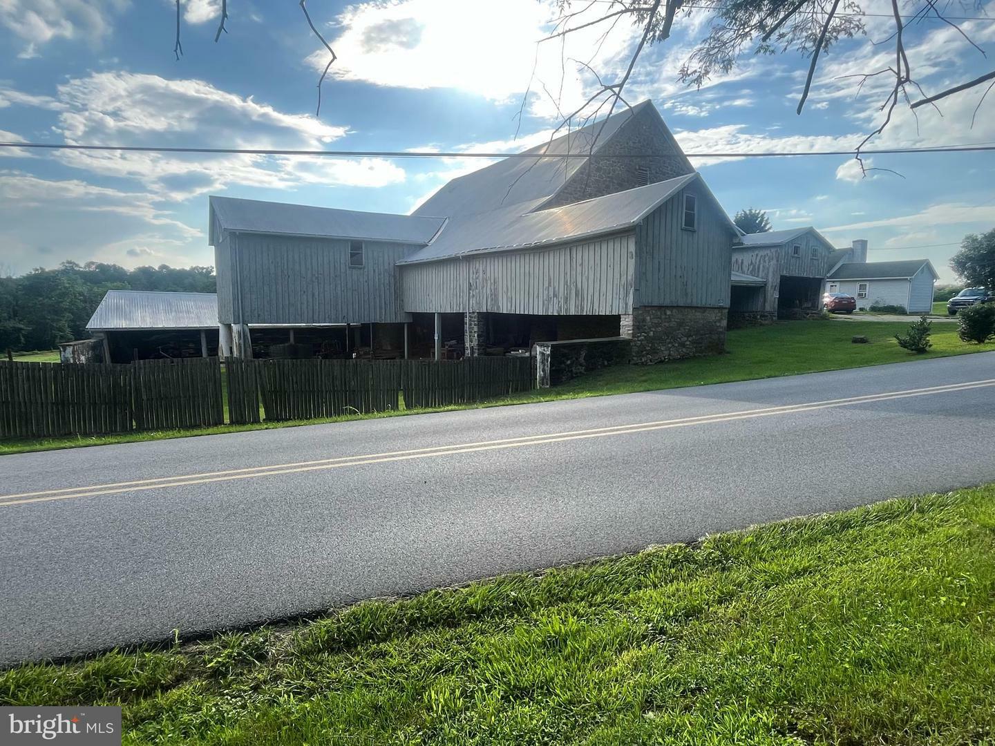 Property Photo: 114 Chandler Mill Road PA 19348