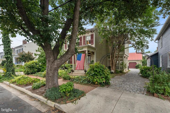 Property Photo: 213 Princess Anne Street VA 22401
