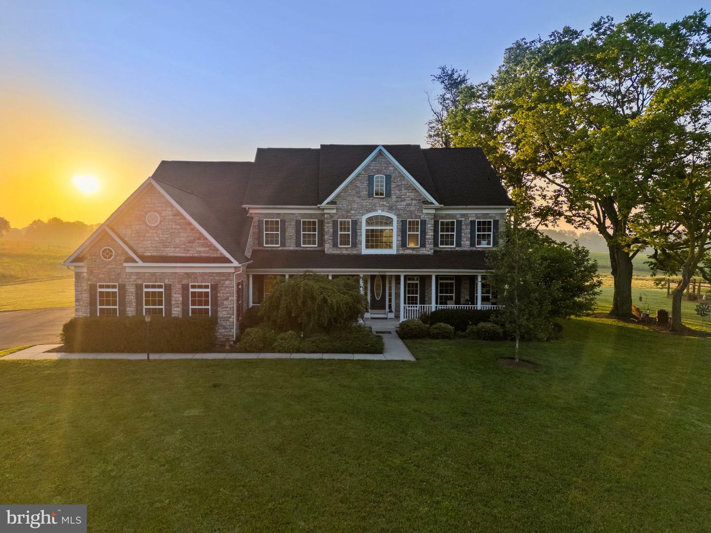 Property Photo: 15054 Omega Court VA 20197