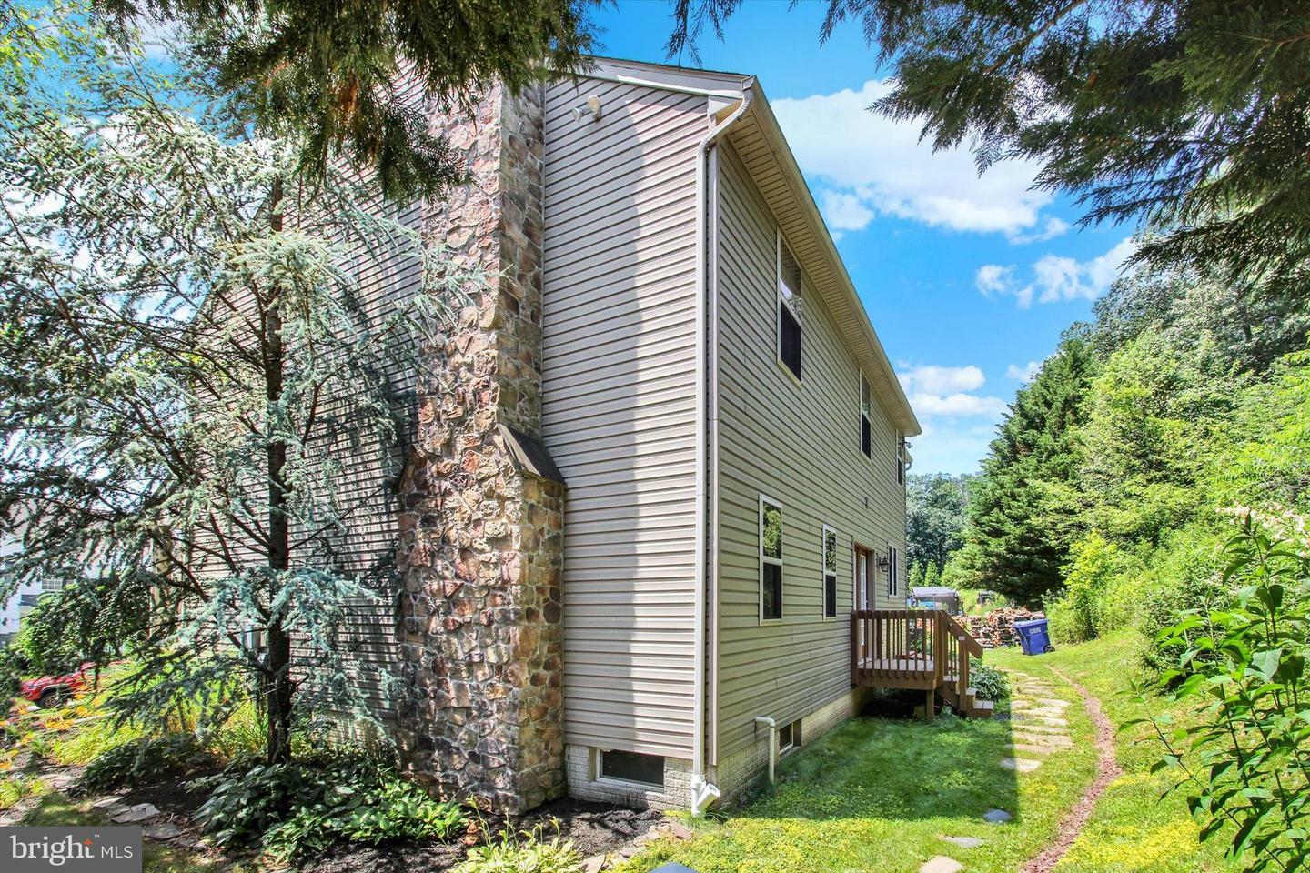 Property Photo: 119 Farmington Drive PA 17407