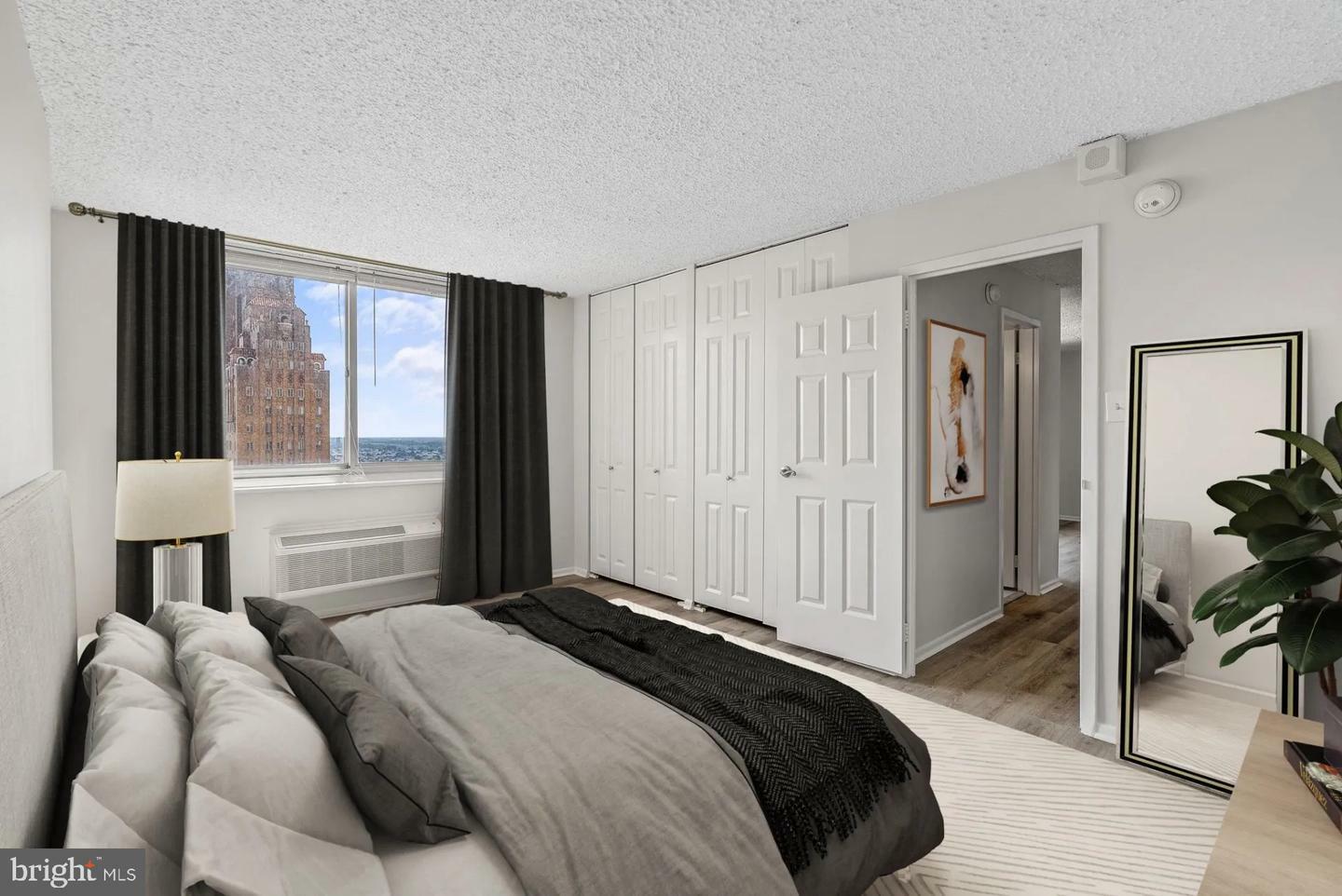 Property Photo: 1500 Locust Street 1B-4209 PA 19102