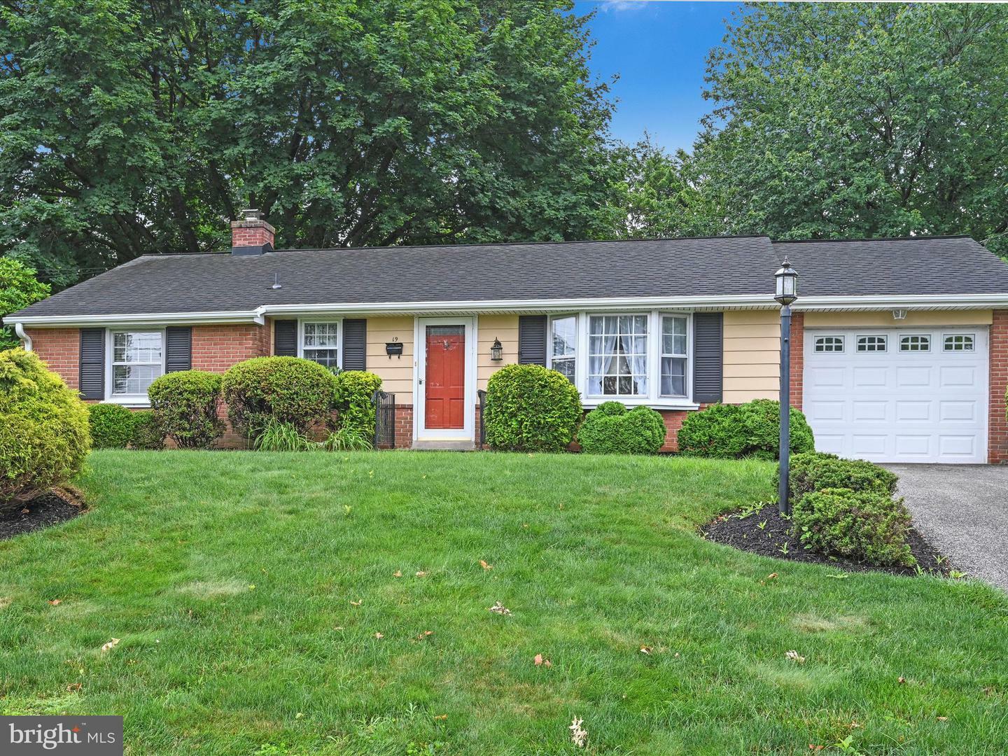 Property Photo: 19 Pleasant View Drive PA 17579