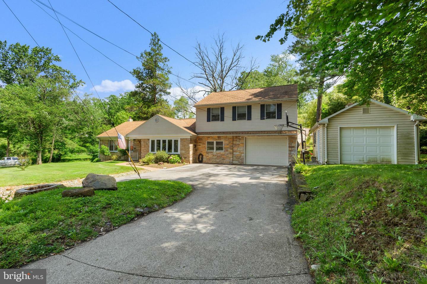 Property Photo: 1403 Manley Road PA 19382