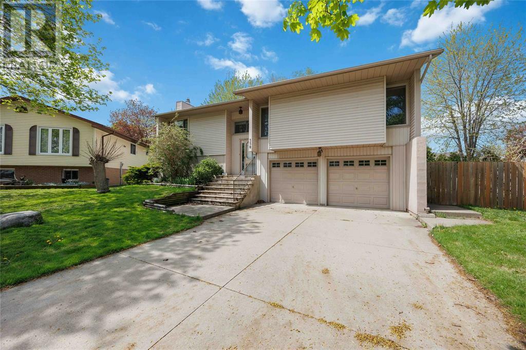 Photo de la propriété:  338 Ascot Place  ON N0N 1G0 