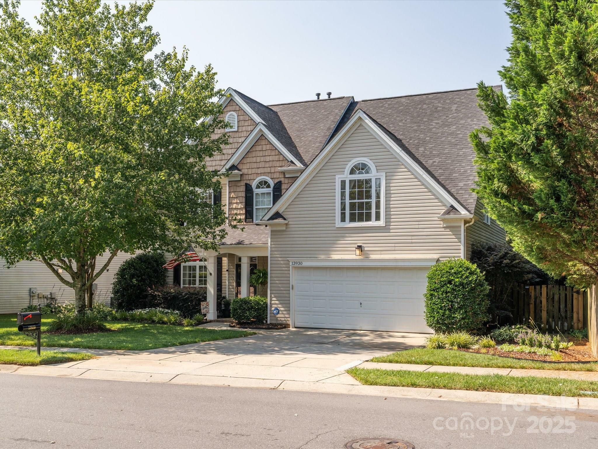 Property Photo: 13930 Daltrey Lane NC 28277