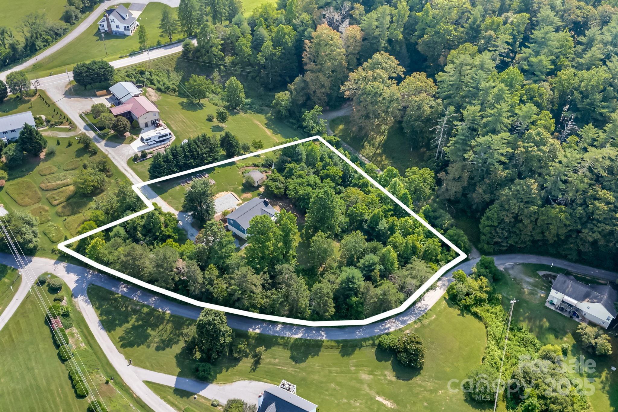 Property Photo: 1360 Jupiter Road NC 28787