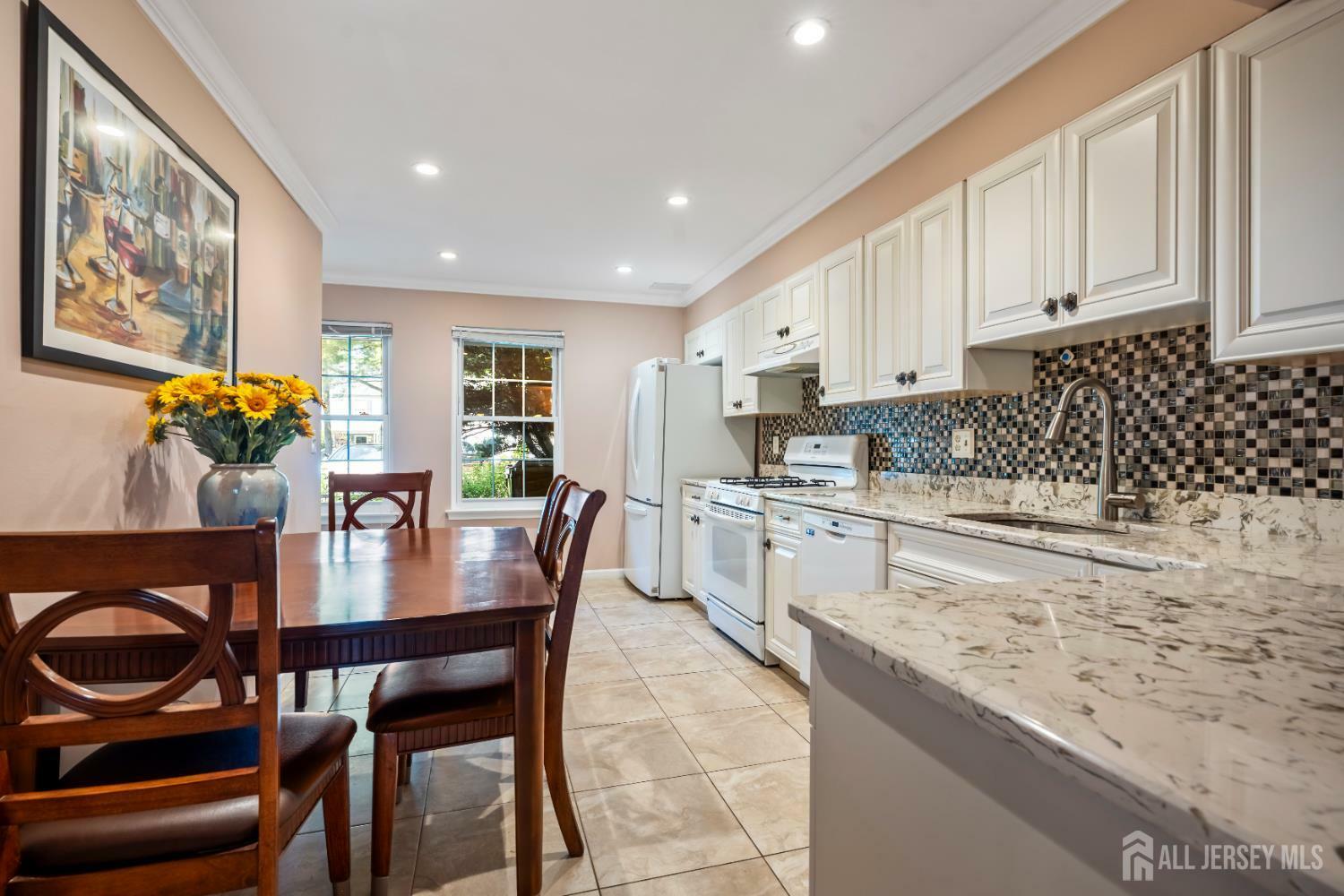 Property Photo:  7 Letts Court  NJ 08816 