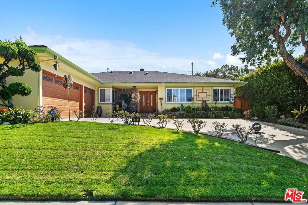 Property Photo:  5550 W 63rd St  CA 90056 