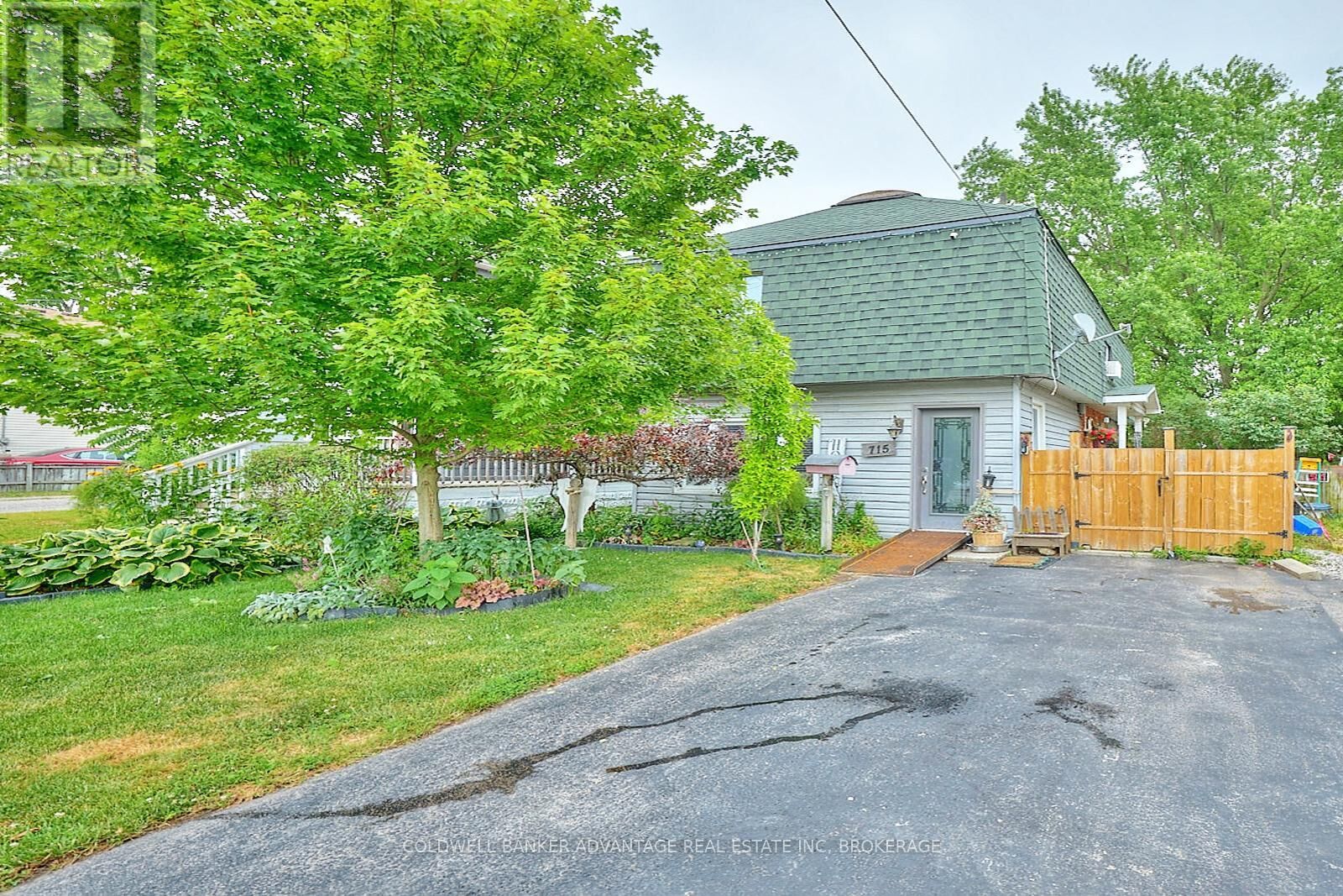 Photo de la propriété:  715 Tamarac Street  ON N1A 2E3 