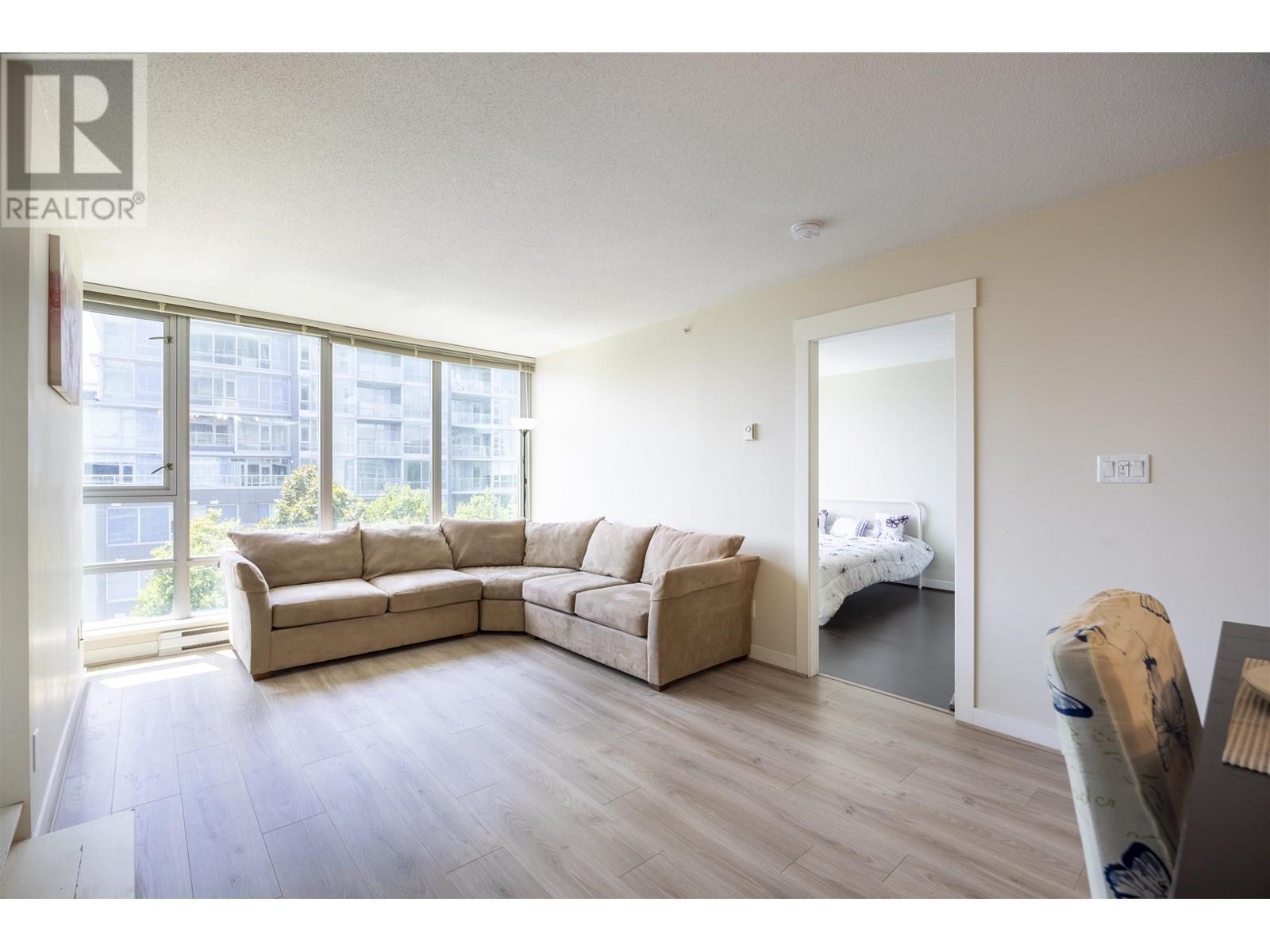Property Photo: 6733 Buswell Street 809 BC V6Y 0E3