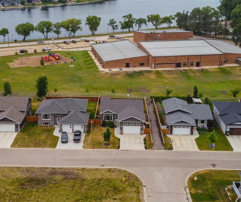 Property Photo:  31 Mellco Drive  MB R1N 3Z5 
