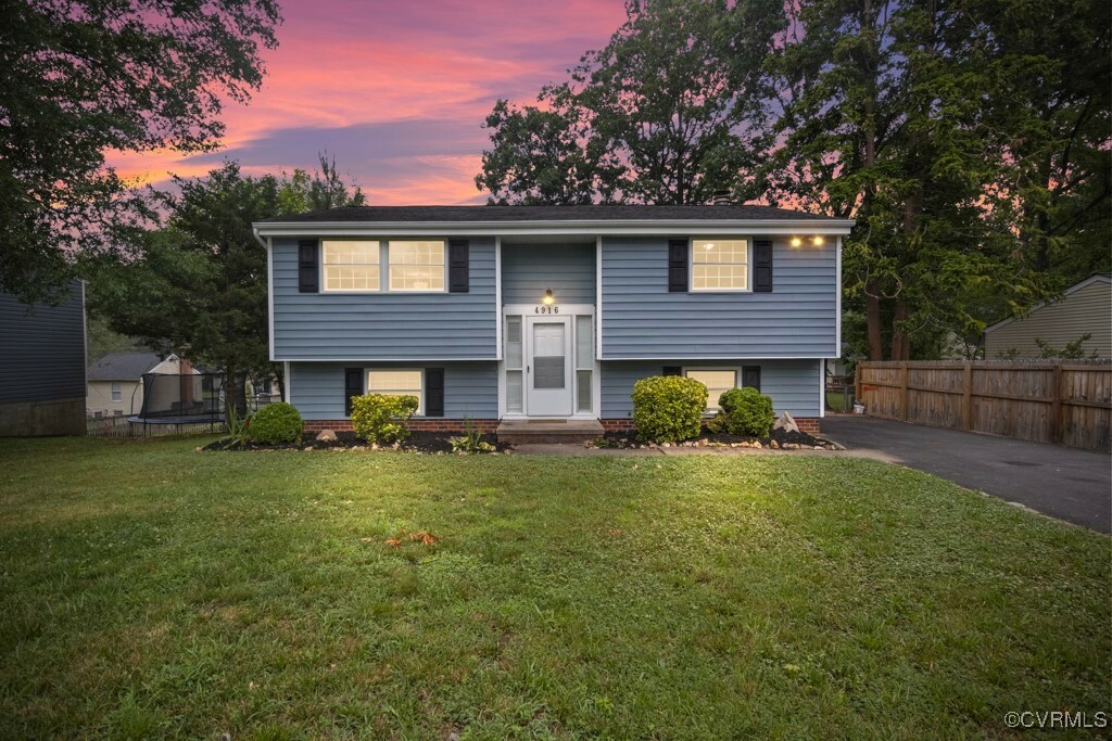 Property Photo:  4916 Fairlake Lane  VA 23060 