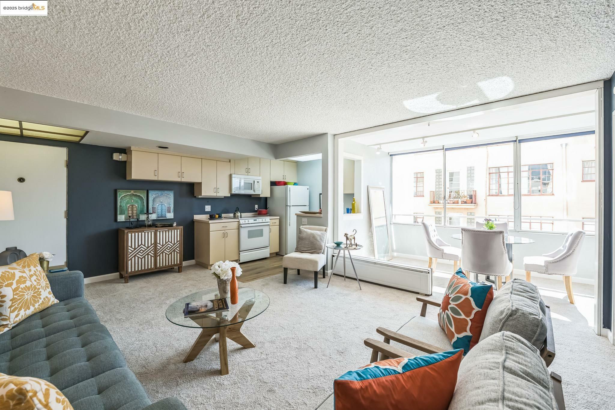 Property Photo: 2550 Dana 2F CA 94704