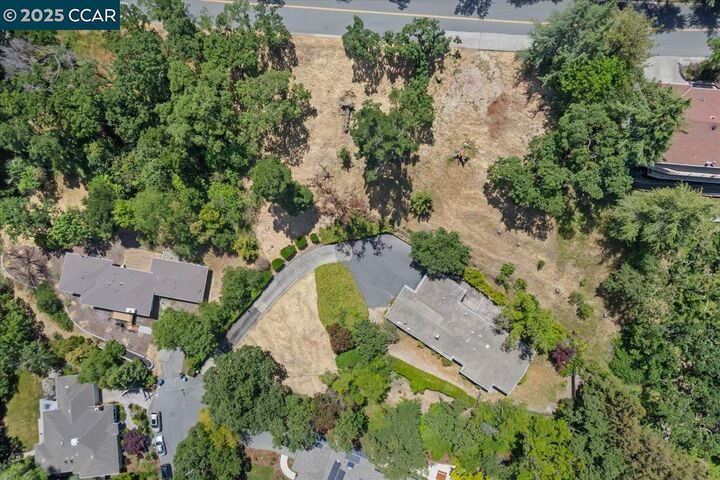 Property Photo: 645 Evelyn Ct CA 94549