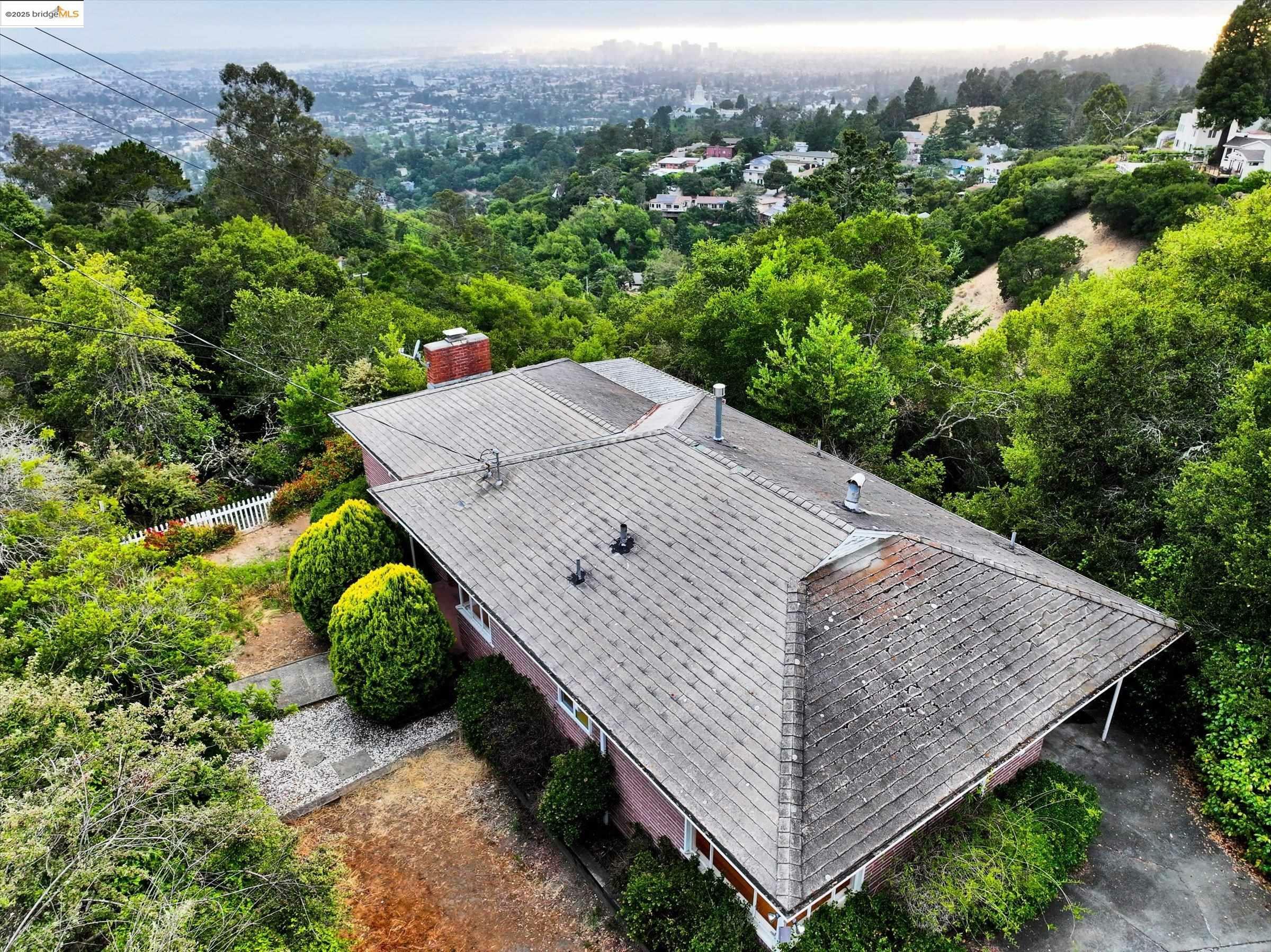 3303 Rubin Dr  Oakland CA 94602 photo