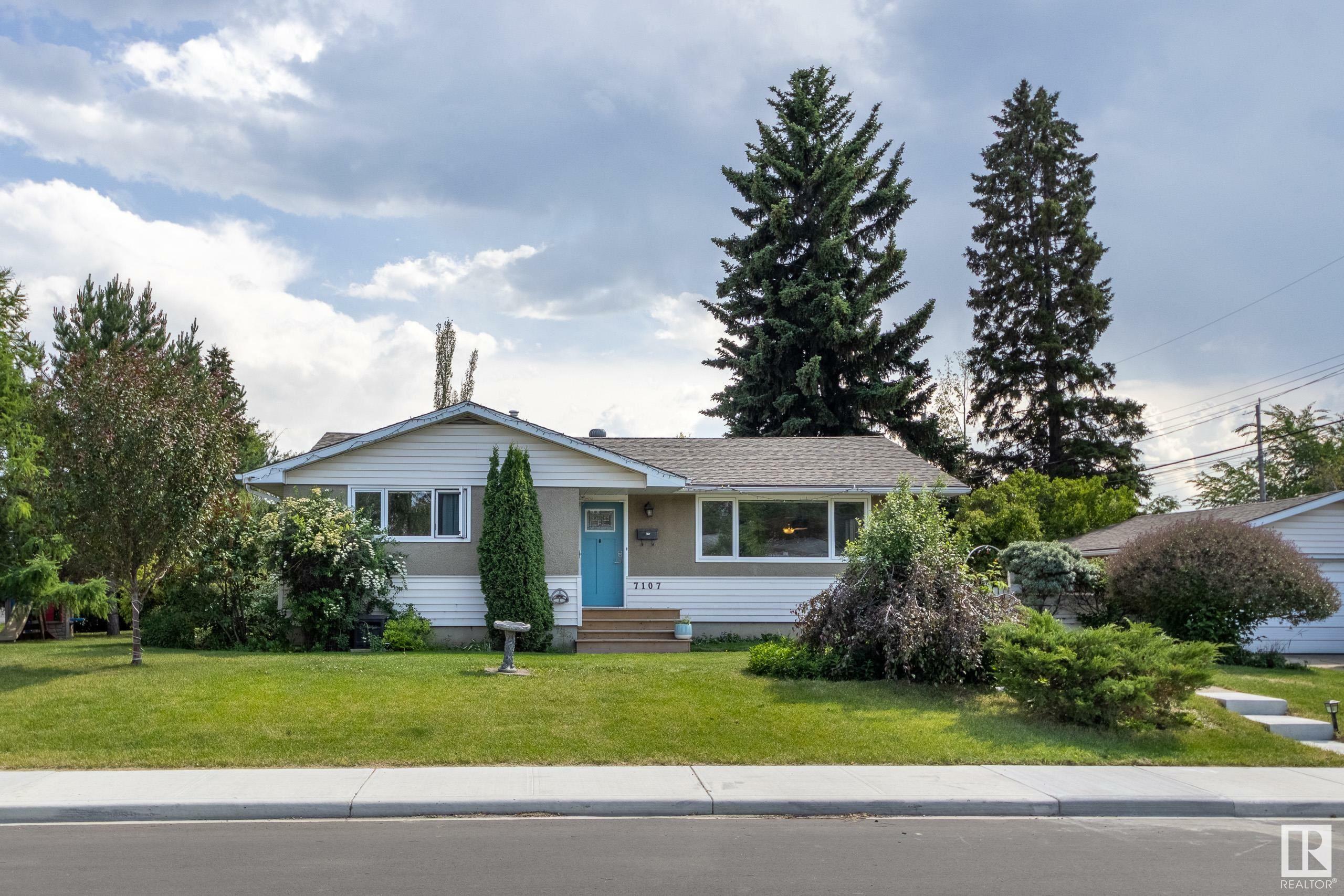 Property Photo: 7107 96B Avenue NW AB T6B 1B9