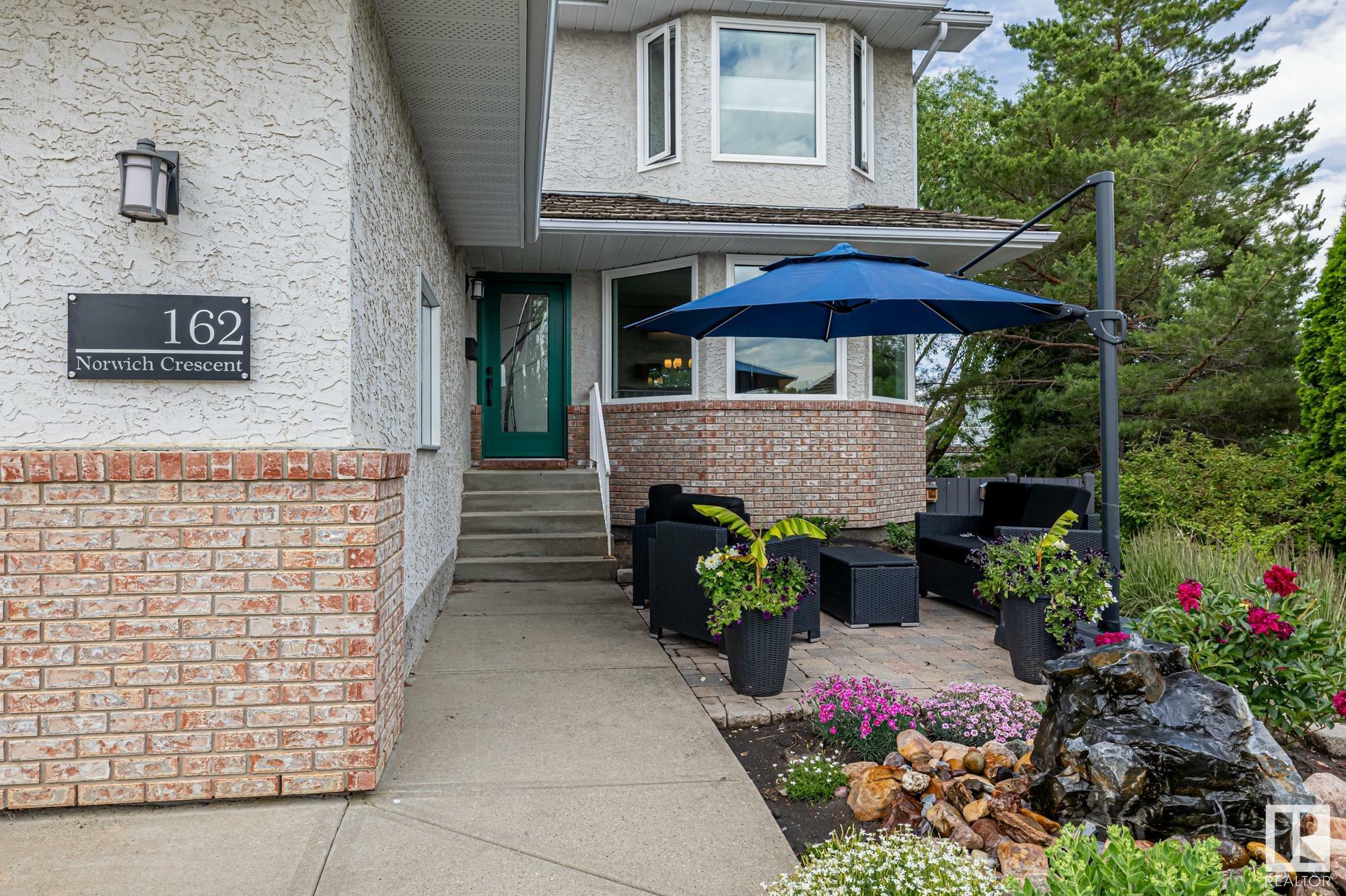 Property Photo: 162 Norwich Crescent AB T8A 5S1