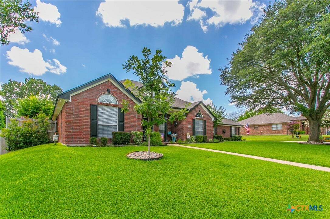 Property Photo: 1306 Falcon Trail TX 76522