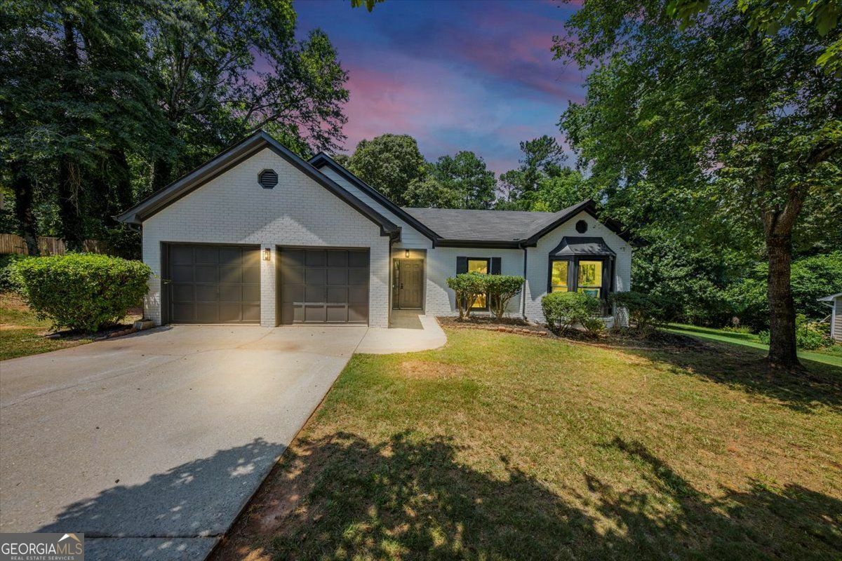 Property Photo: 3021 Stone Bridge GA 30094