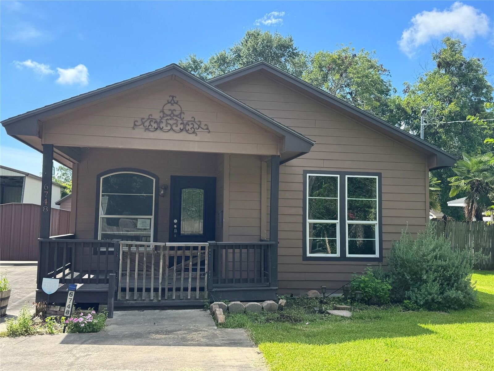 Property Photo:  6748 Jefferson Boulevard  TX 77619 