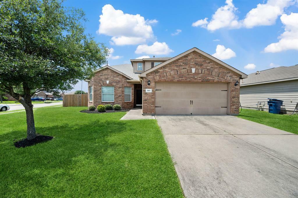 Property Photo: 803 Marigold Road TX 77521