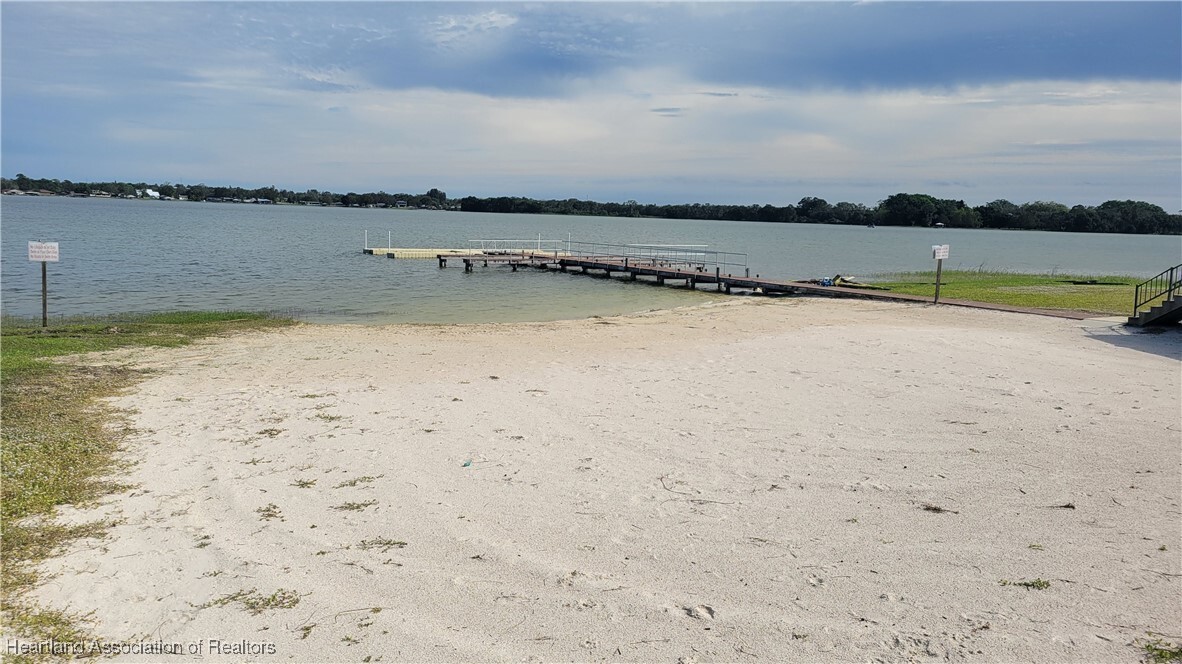 Property Photo: 735 S Lakeview Road 6 FL 33852