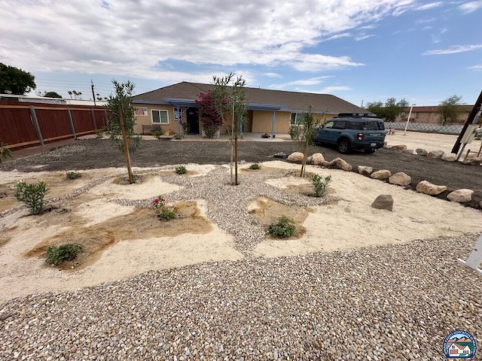 Property Photo:  436  W Euclid Ave  CA 92243 